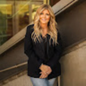 Meet your Posher, Rebecca j